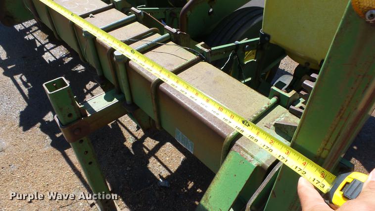 image for item ET9724 John Deere 7100 planter