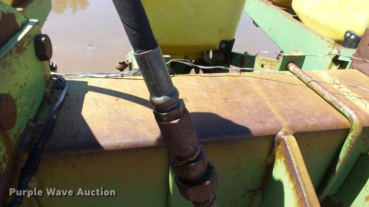 image for item ET9724 John Deere 7100 planter