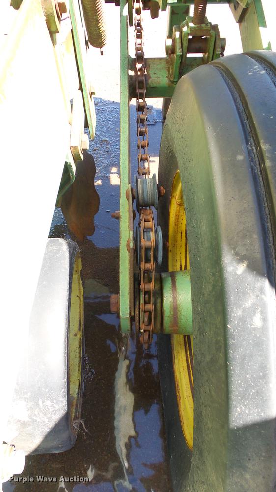image for item ET9724 John Deere 7100 planter