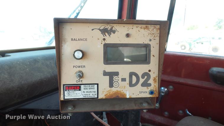 image for item ET9727 1981 Ford 8000 feed mixer truck