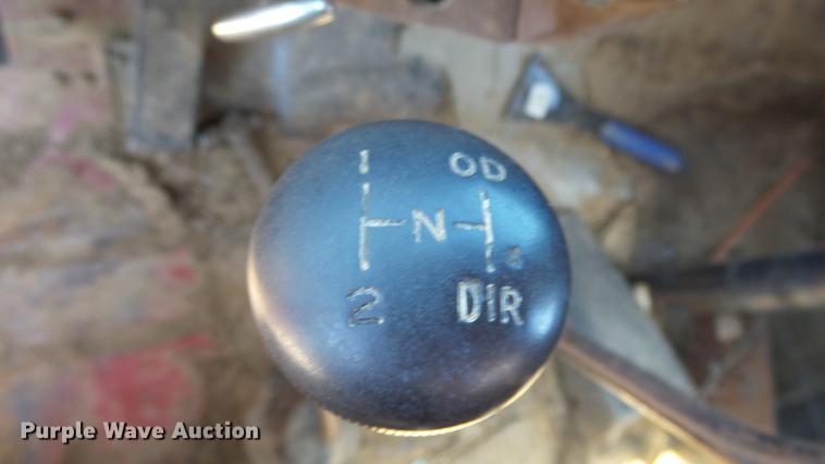 image for item ET9727 1981 Ford 8000 feed mixer truck