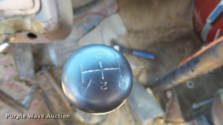 image for item ET9727 1981 Ford 8000 feed mixer truck