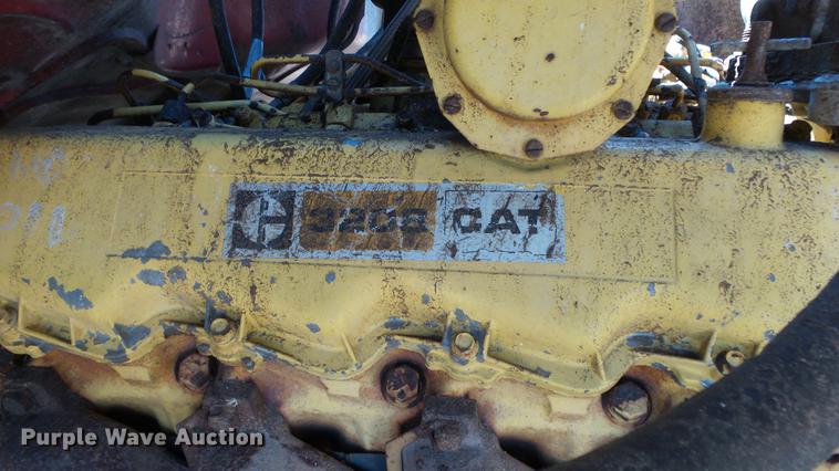image for item ET9727 1981 Ford 8000 feed mixer truck