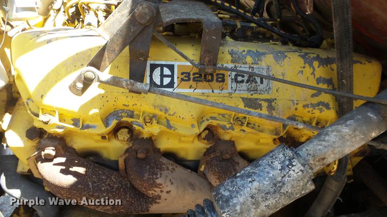 image for item ET9727 1981 Ford 8000 feed mixer truck