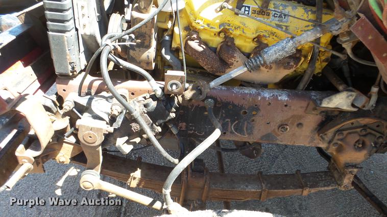 image for item ET9727 1981 Ford 8000 feed mixer truck