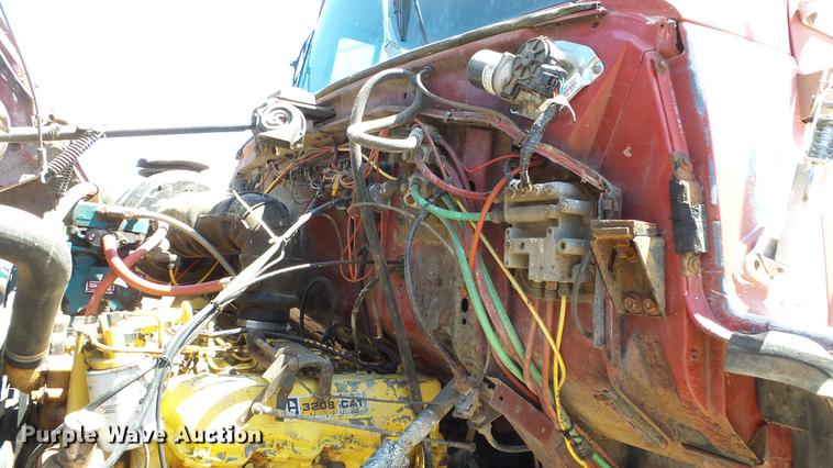 image for item ET9727 1981 Ford 8000 feed mixer truck