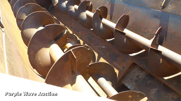 image for item ET9727 1981 Ford 8000 feed mixer truck