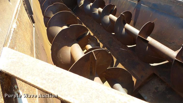 image for item ET9727 1981 Ford 8000 feed mixer truck