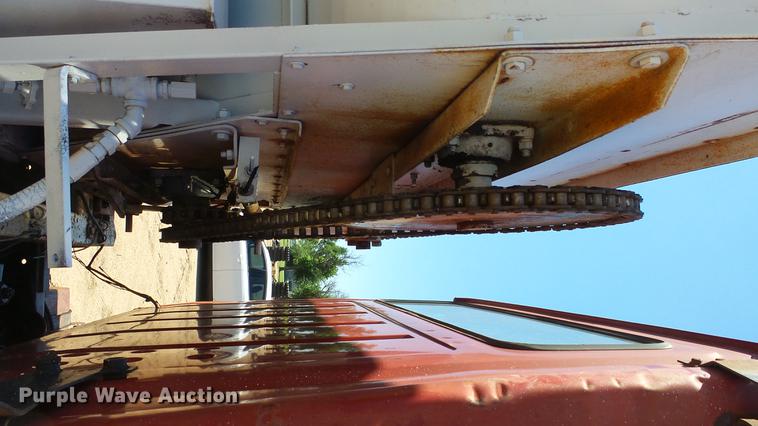 image for item ET9727 1981 Ford 8000 feed mixer truck