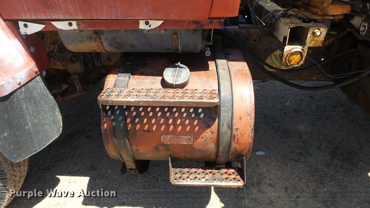 image for item ET9727 1981 Ford 8000 feed mixer truck