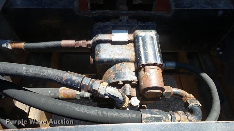 image for item ET9727 1981 Ford 8000 feed mixer truck