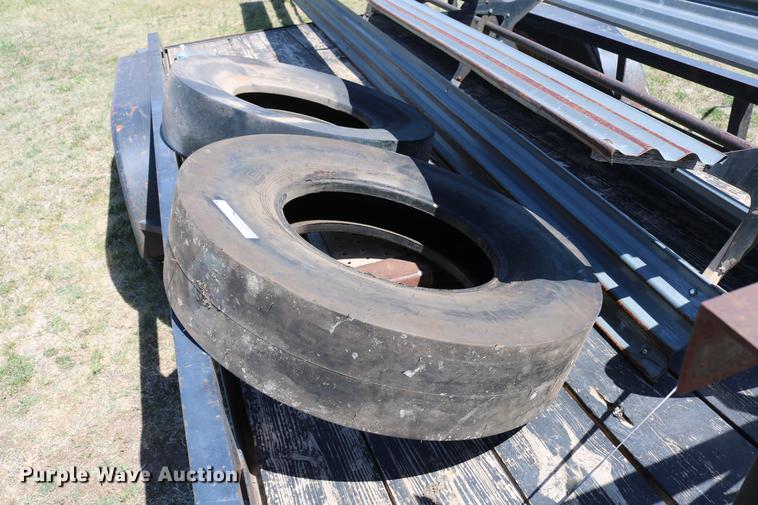 image for item EW9116 (2) Caterpillar tires