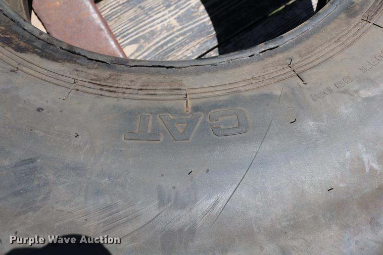 image for item EW9116 (2) Caterpillar tires