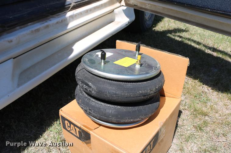 image for item EW9116 (2) Caterpillar tires