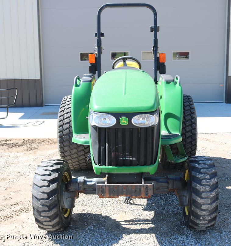 image for item EW9229 2006 John Deere 4520 MFWD tractor