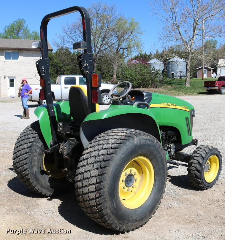 image for item EW9229 2006 John Deere 4520 MFWD tractor
