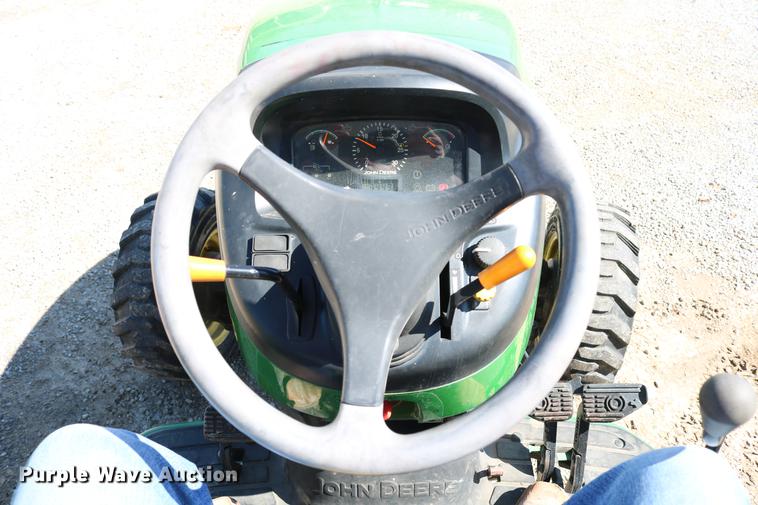 image for item EW9229 2006 John Deere 4520 MFWD tractor