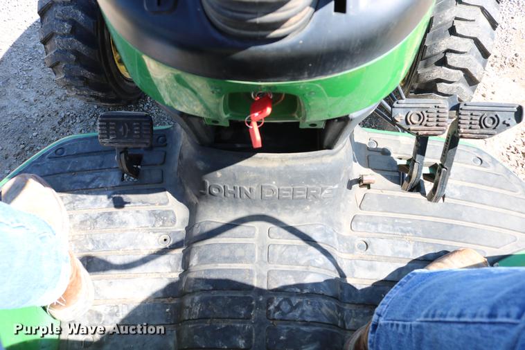 image for item EW9229 2006 John Deere 4520 MFWD tractor