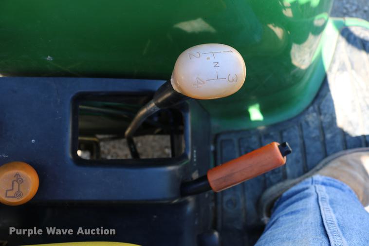 image for item EW9229 2006 John Deere 4520 MFWD tractor