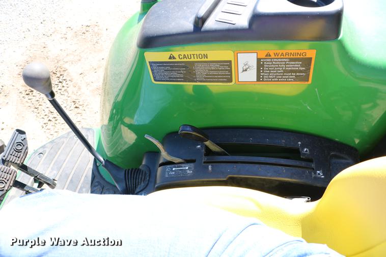 image for item EW9229 2006 John Deere 4520 MFWD tractor