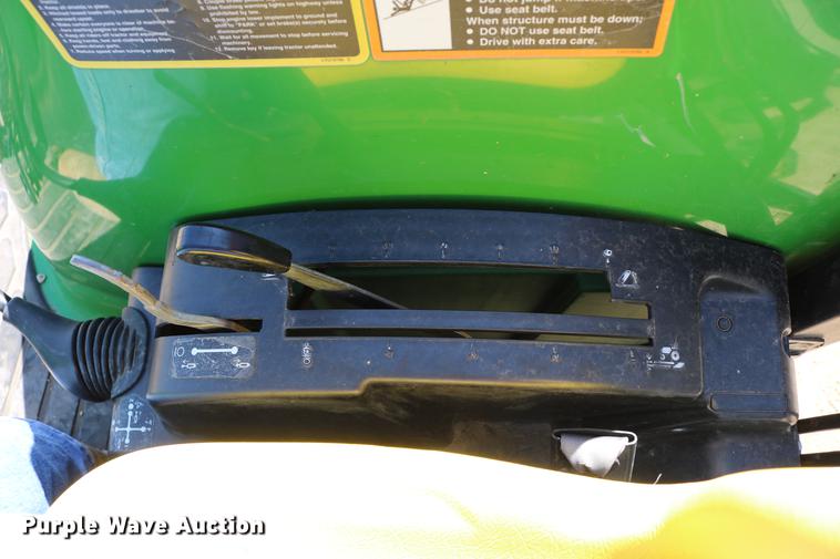 image for item EW9229 2006 John Deere 4520 MFWD tractor