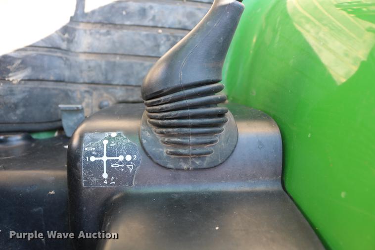 image for item EW9229 2006 John Deere 4520 MFWD tractor