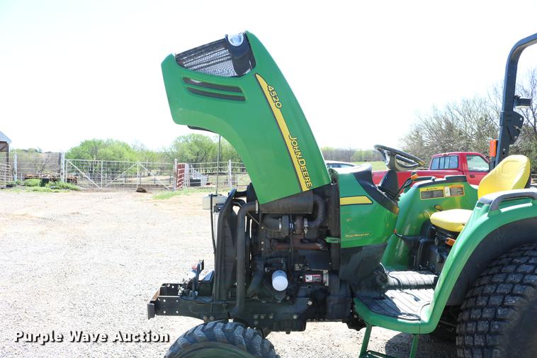 image for item EW9229 2006 John Deere 4520 MFWD tractor