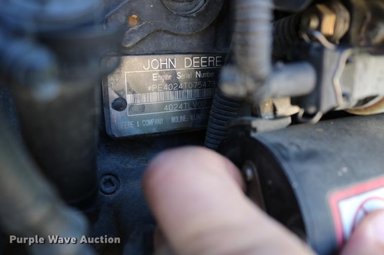 image for item EW9229 2006 John Deere 4520 MFWD tractor