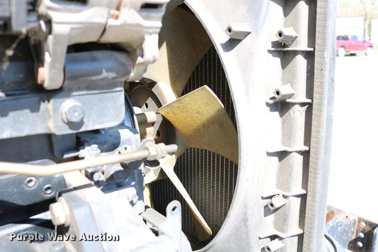 image for item EW9229 2006 John Deere 4520 MFWD tractor