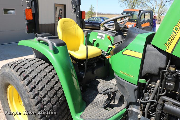 image for item EW9229 2006 John Deere 4520 MFWD tractor