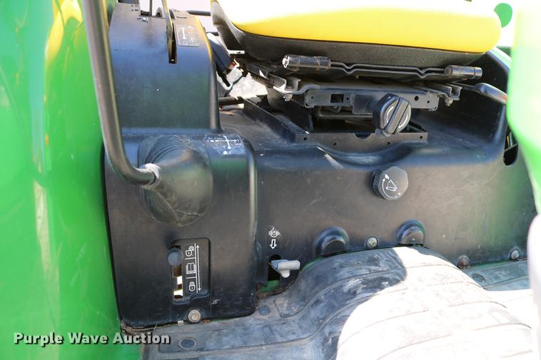 image for item EW9229 2006 John Deere 4520 MFWD tractor