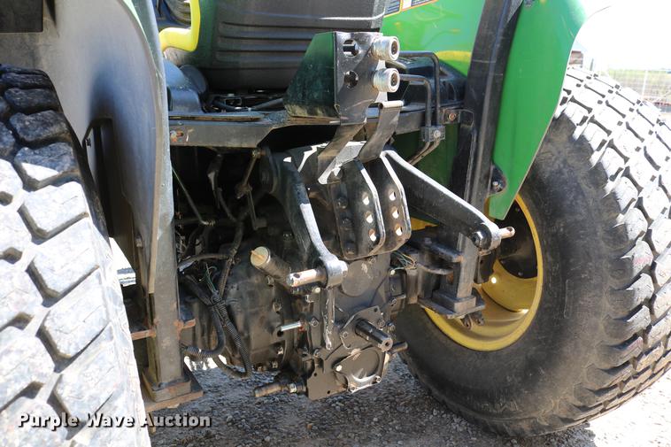 image for item EW9229 2006 John Deere 4520 MFWD tractor