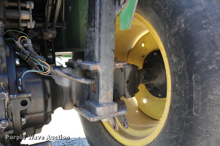 image for item EW9229 2006 John Deere 4520 MFWD tractor