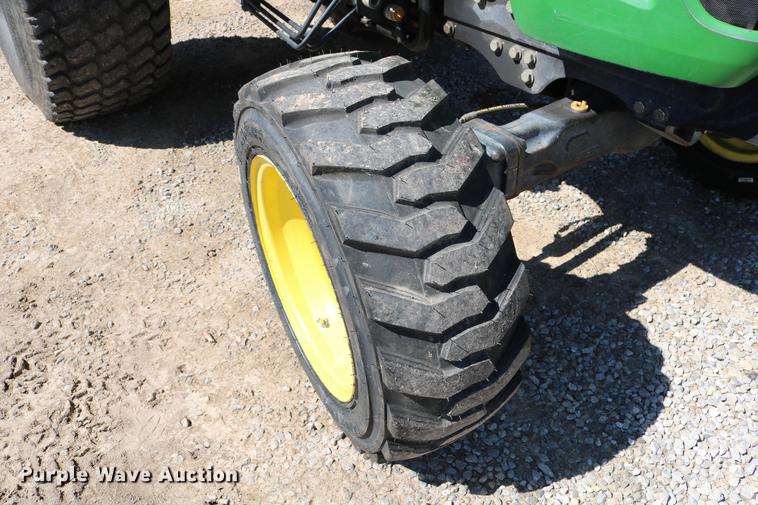 image for item EW9229 2006 John Deere 4520 MFWD tractor