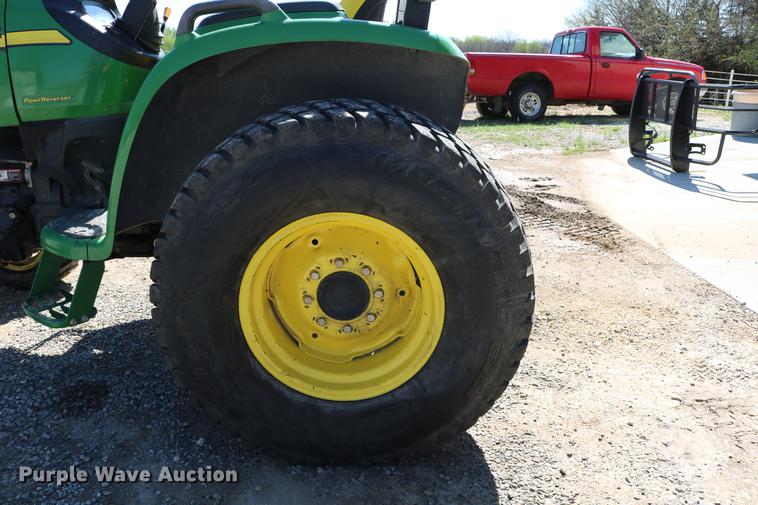 image for item EW9229 2006 John Deere 4520 MFWD tractor