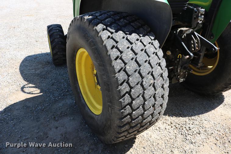 image for item EW9229 2006 John Deere 4520 MFWD tractor