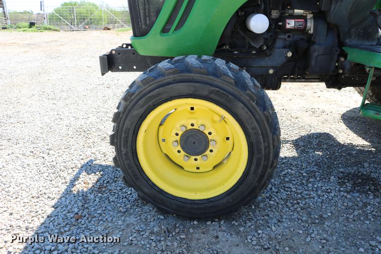 image for item EW9229 2006 John Deere 4520 MFWD tractor