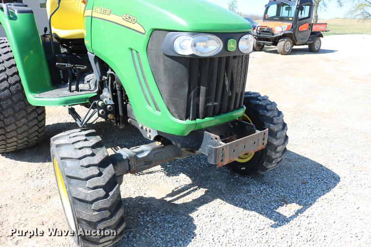 image for item EW9229 2006 John Deere 4520 MFWD tractor