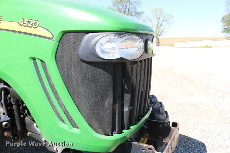 image for item EW9229 2006 John Deere 4520 MFWD tractor