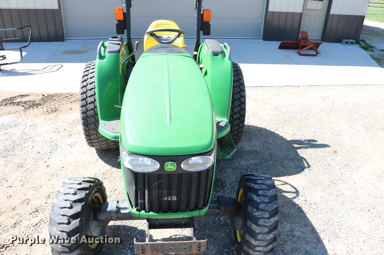 image for item EW9229 2006 John Deere 4520 MFWD tractor