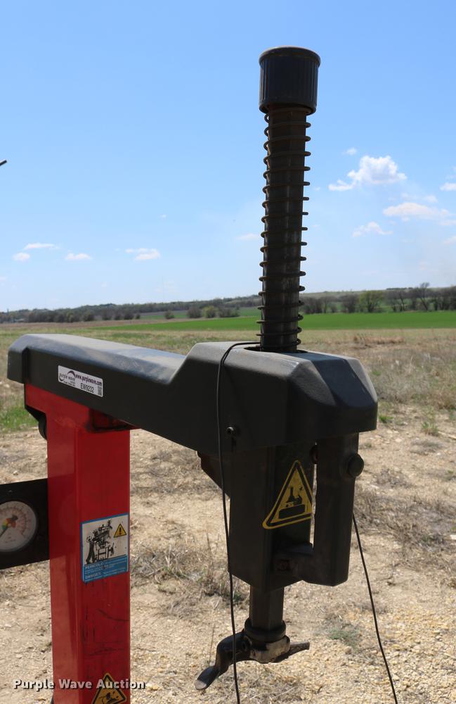 image for item EW9232 2005 Nation C233BIT rim clamp tire machine