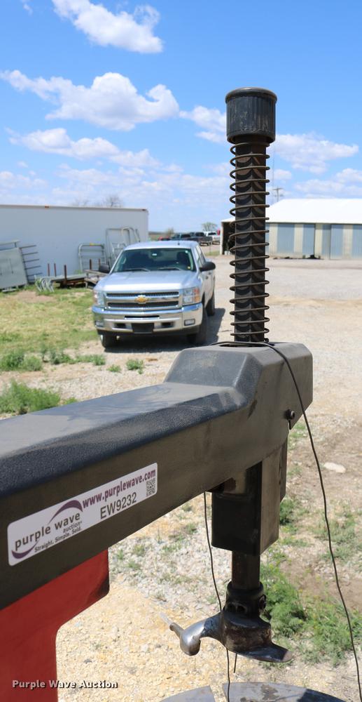 image for item EW9232 2005 Nation C233BIT rim clamp tire machine