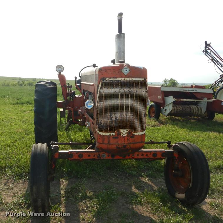 image for item J5552 1967 Allis Chalmers D17 Series IV tractor