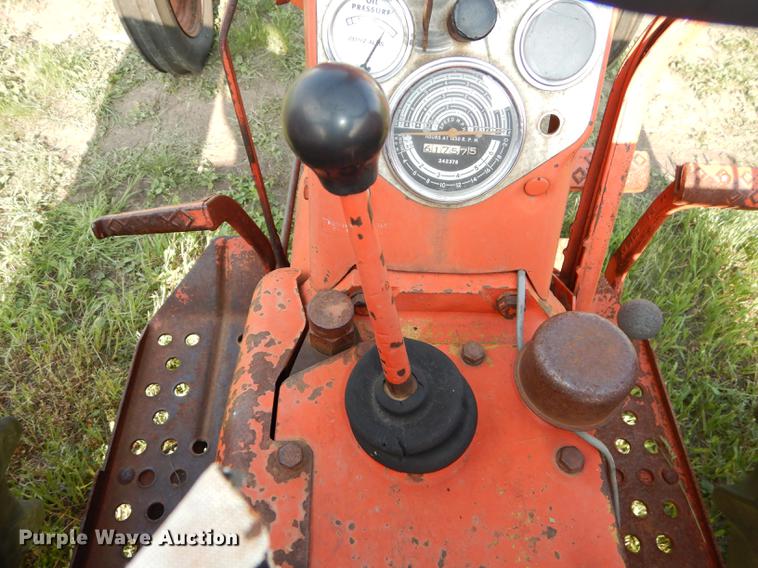 image for item J5552 1967 Allis Chalmers D17 Series IV tractor
