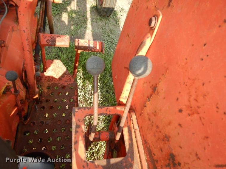 image for item J5552 1967 Allis Chalmers D17 Series IV tractor