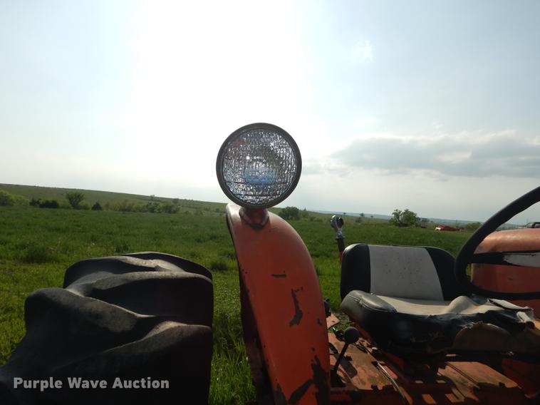 image for item J5552 1967 Allis Chalmers D17 Series IV tractor