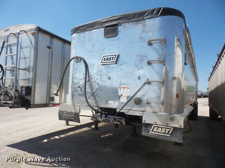 image for item DB6146 2008 East end dump trailer