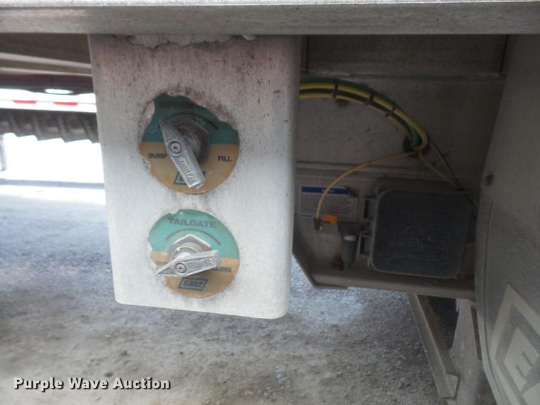 image for item DB6146 2008 East end dump trailer