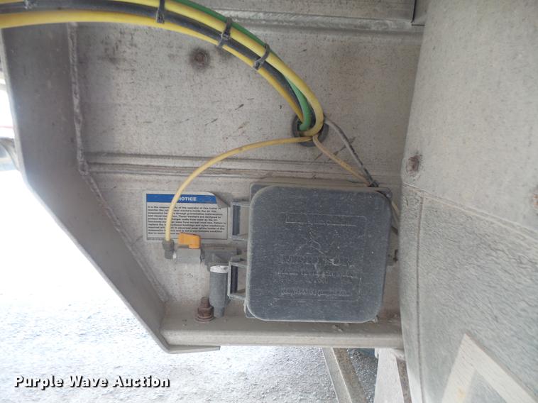 image for item DB6146 2008 East end dump trailer