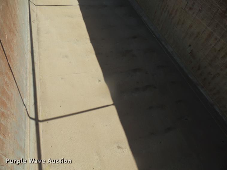 image for item DB6146 2008 East end dump trailer